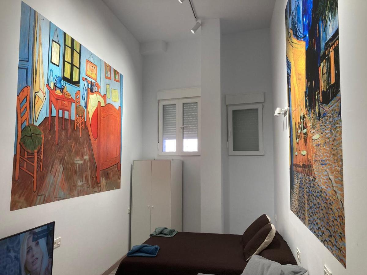 Golondrinas De Malaga "Apartamentos Con Mucho Arte" Y Terraza Solarium En Coliving Εξωτερικό φωτογραφία